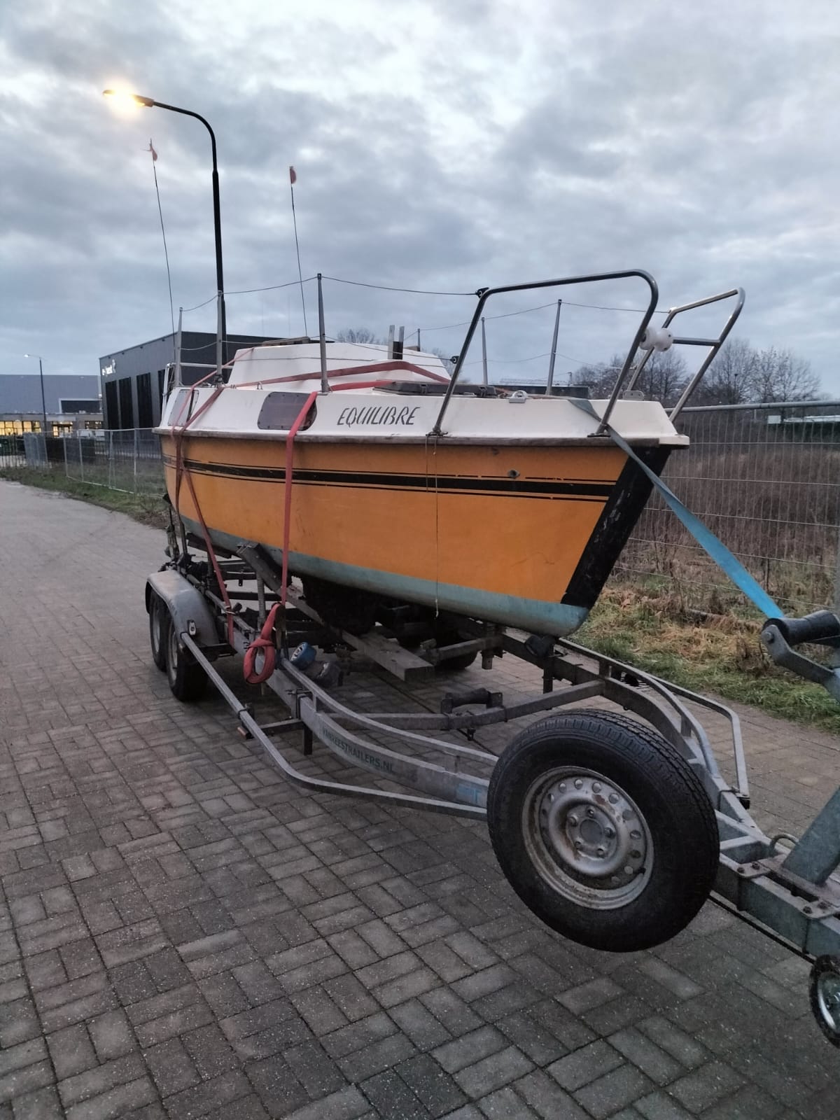 Opsommen Getand herten Zeilboot sloop en afvoeren Maastricht Limburg | Bootsloperij & ophaaldienst