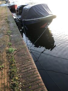 stalen sloep motorboot afvoeren opruimen ophalen gratis weg doen