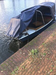 stalen sloep motorboot afvoeren opruimen ophalen gratis weg doen