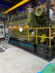 inboard diesels uit duikboten sleepboten en voortstuwingsmotoren met lage toeren.