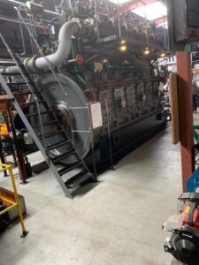 inboard diesels uit duikboten sleepboten en voortstuwingsmotoren met lage toeren.